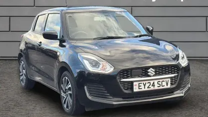 Second-hand Suzuki Swift SZ-L 83 CP (61 kW) 2023 Negru Hatchback
