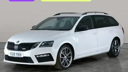Used Skoda Octavia vRS 184 HP (135 kW) 2019 White Estate