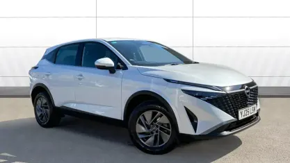 Begagnad Nissan Qashqai Acenta Premium 140 HK (102 kW) 2025 Vit SUV