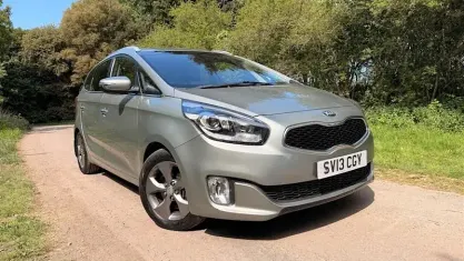 Begagnad Kia Carens 116 HK (85 kW) 2016 Minibuss