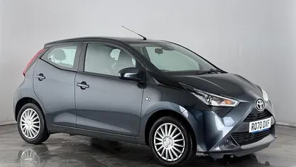 Used Toyota Aygo X-play 72 HP (52 kW) 2021 Hatchback