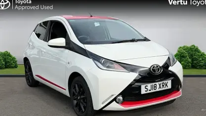 Used Toyota Aygo x-press 69 HP (50 kW) 2018 White flash Hatchback