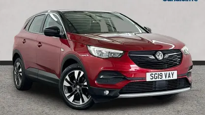 Used Vauxhall Grandland X Sport 130 HP (95 kW) 2019 Red SUV