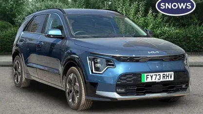 Used Kia e-Niro 150 kW (204 HP) 2023 Mineral blue SUV