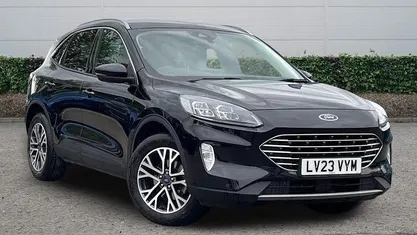 Begagnad Ford Kuga Titanium 150 HK (110 kW) 2023 Svart SUV