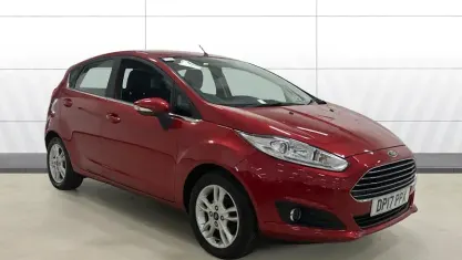 Used Ford Fiesta Zetec 82 HP (60 kW) 2017 Red Hatchback