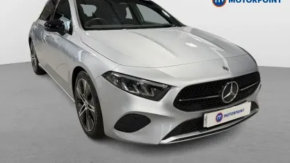 Gebraucht Mercedes A180 Sport Edition 136 PS (100 kW) 2025 Silber Kleinwagen