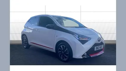 Used Toyota Aygo Trend 72 HP (52 kW) 2021 White Hatchback