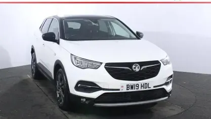 Used Vauxhall Grandland X Sport 131 HP (96 kW) 2019 White SUV