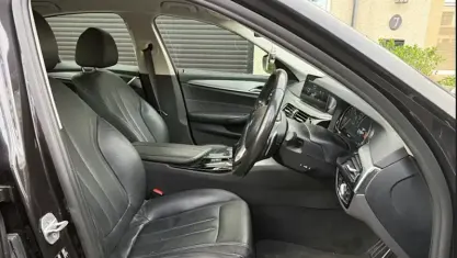 Usado BMW 520 Advantage 190 HP (139 kW) 2018 Cinzento Sedan