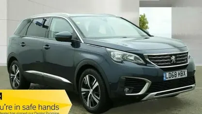 Usado Peugeot 5008 Allure 131 HP (96 kW) 2020 SUV