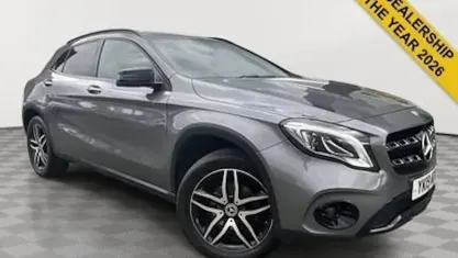 Usado Mercedes GLA180 Urban 122 CV (89 kW) 2019 Gris SUV