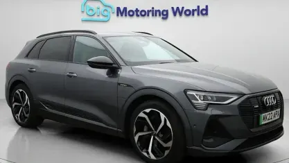 Usado Audi e-tron Black Edition 230 kW (313 HP) 2022 Cinzento SUV