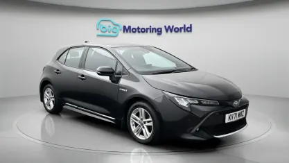 Begagnad Toyota Corolla 122 HK (89 kW) 2021 Halvkombi