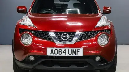 Używany Nissan Juke Acenta Premium 110 KM (80 kW) 2015 Czerwony SUV