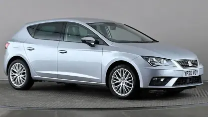 Begagnad Seat Leon SE Dynamic 116 HK (85 kW) 2020 Silver Halvkombi