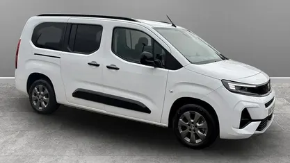 Used Vauxhall Combo Ultimate 100 kW (136 HP) 2026 MPV