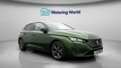 Used Peugeot 308 Allure Premium 131 HP (96 kW) 2023 Green Hatchback