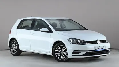 Używany VW Golf VII SE 116 KM (85 kW) 2018 Biały Hatchback