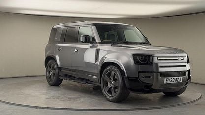 Usado Land Rover Defender HSE Dynamic 300 HP (220 kW) 2023 Cinzento SUV