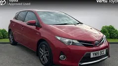 Red Used 2014 Toyota Auris Hybrid Hatchback | £9,881 (Fair price)