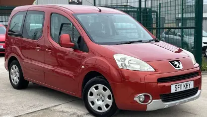 Used Peugeot Partner Tepee S 92 HP (67 kW) 2011 Red MPV