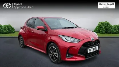 Used Toyota Yaris Design 116 HP (85 kW) 2023 Red Hatchback
