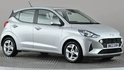 Used Hyundai i10 SE 84 HP (61 kW) 2022 Silver Hatchback