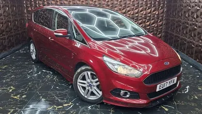 Used Ford S-MAX Sport 209 HP (153 kW) 2017 Red MPV