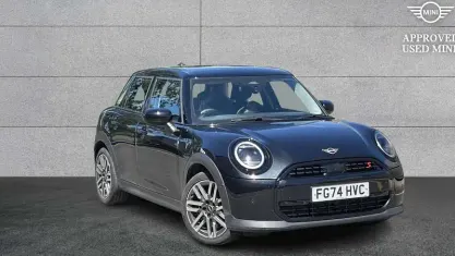 Used Mini Cooper Classic 204 HP (150 kW) 2024 Black Hatchback