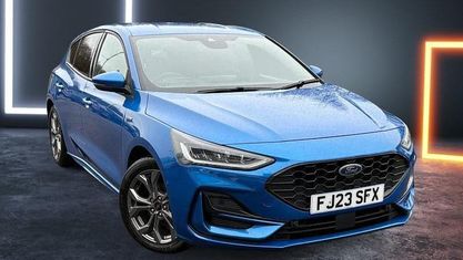 Używany Ford Focus ST-Line 125 KM (91 kW) 2023 Niebieski Hatchback