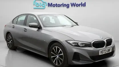 Begagnad BMW 330e Sport Line 292 HK (214 kW) 2023 Grå Sedan