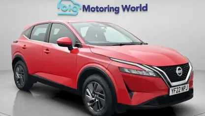 Used Nissan Qashqai Acenta Premium 140 HP (102 kW) 2022 Red SUV