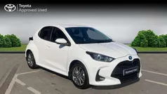 Pure white Used 2022 Toyota Yaris Hybrid Hatchback | £16,811 (Super price)