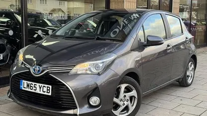 Used 2016 Toyota Yaris Hybrid Hatchback | £9,995 (Fair price)