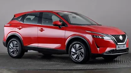 Used Nissan Qashqai Acenta Premium 140 HP (102 kW) 2022 Red SUV