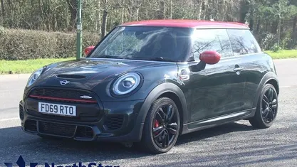 Used Mini John Cooper Works Hatch 231 HP (169 kW) 2020 Green Hatchback