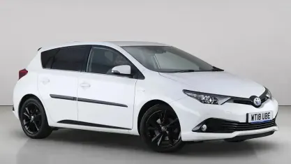 Used Toyota Auris Hybrid Design 136 HP (100 kW) 2018 White Hatchback
