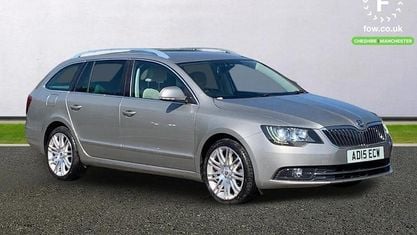 Usado Skoda Superb Elegance 170 HP (125 kW) 2015 Bege Carrinha
