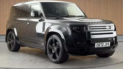 Used Land Rover Defender HSE Dynamic 300 HP (220 kW) 2024 SUV