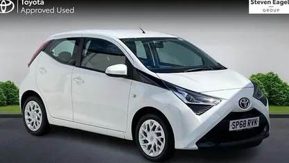 Used Toyota Aygo X-play 72 HP (52 kW) 2020 Hatchback