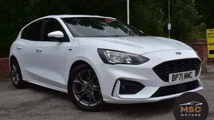 Used Ford Focus ST-Line 125 HP (91 kW) 2021 White Hatchback