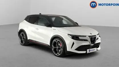 New Alfa Romeo Junior Veloce 206 kW (281 HP) 2026 Black SUV