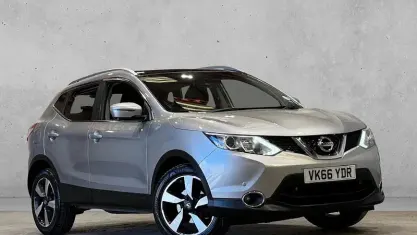 Usado Nissan Qashqai N-Connecta 131 HP (96 kW) 2016 Prateado SUV
