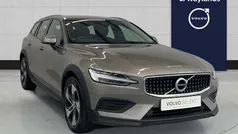 Used 2022 Volvo V60 CC Estate | £31,458 (Fair price)