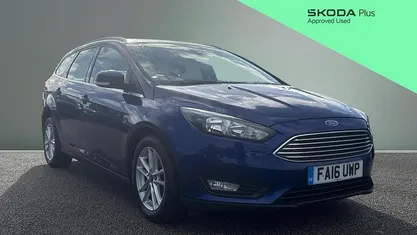 Used Ford Focus Zetec 120 HP (88 kW) 2016 Blue Estate