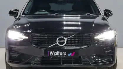 Used Volvo V60 R-Design 197 HP (144 kW) 2021 Black Estate