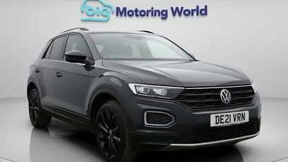 Begagnad VW T-Roc Black Edition 150 HK (110 kW) 2021 Grå SUV