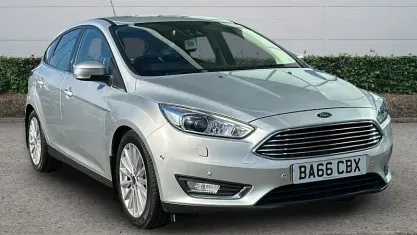 Usado Ford Focus Titanium X 125 HP (91 kW) 2017 Prateado Citadino