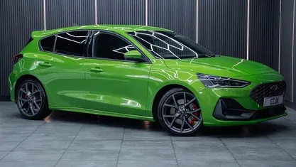Green Used 2023 Ford Focus ST Hatchback | £27,599 (Fair price)